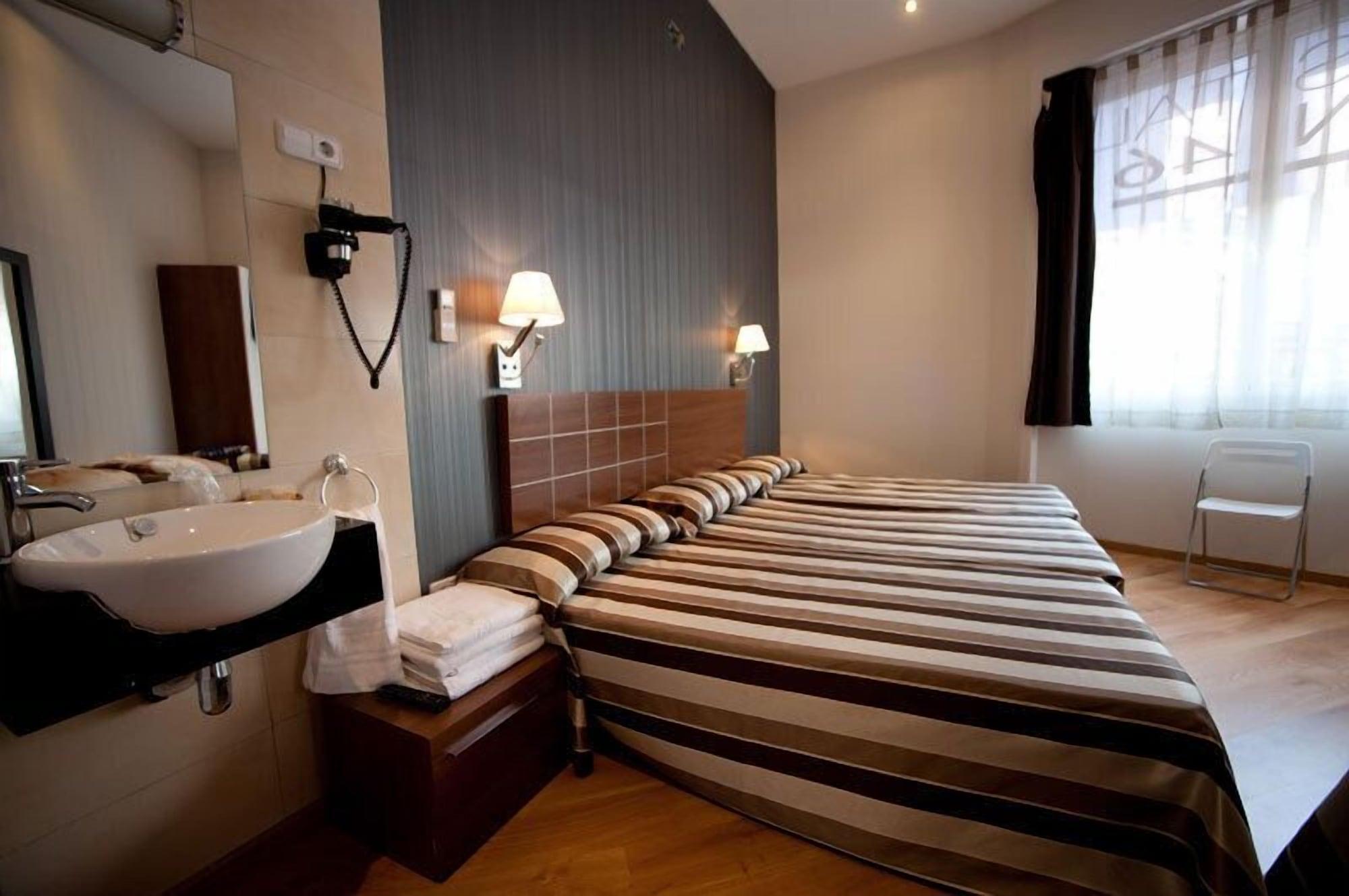 Guest house Bcn 46 2*