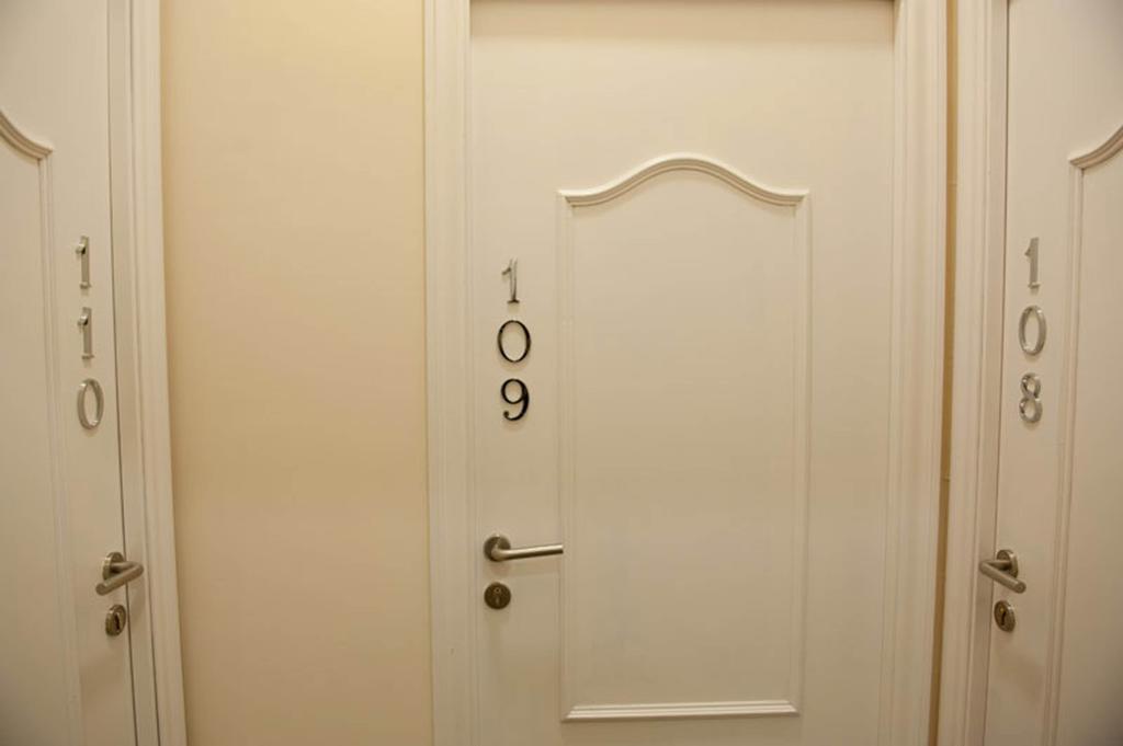 Guest house Bcn 46 2*